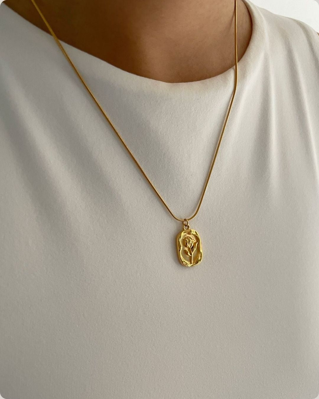 Floraglow Hear Necklace
