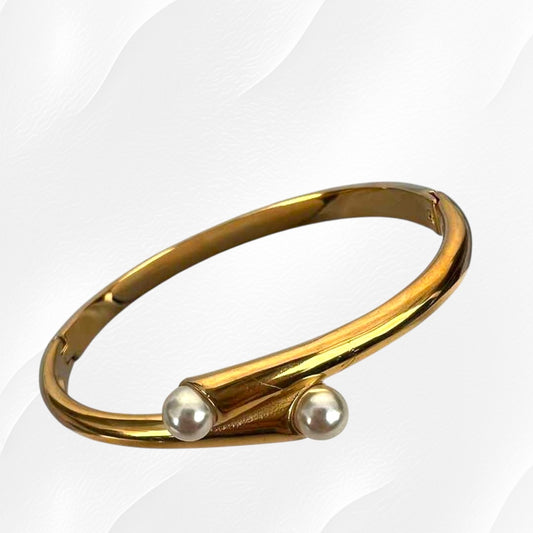 The "Twin Pearl" Embrace Bracelet