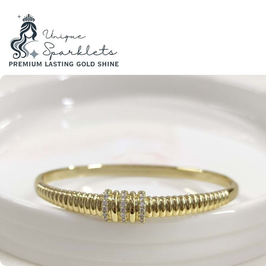 "Golden Ripple" Center-Pave Cuff