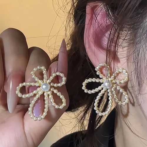 Oversized Pearl Outline Flower Studs
