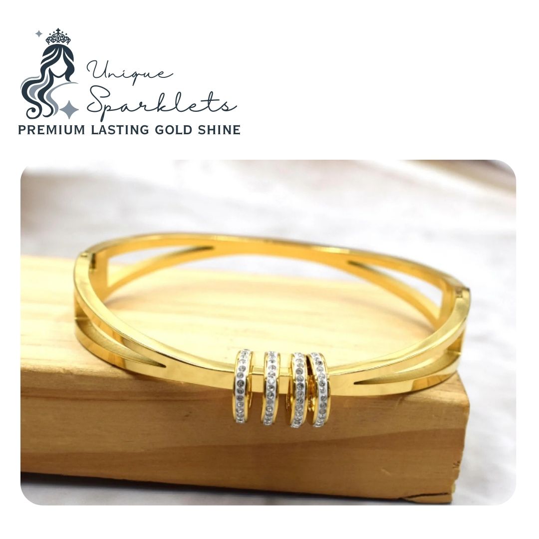 Triple-Ring Station Bangle
