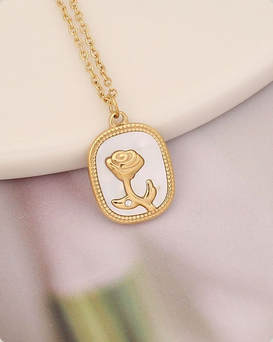 Lara Necklace
