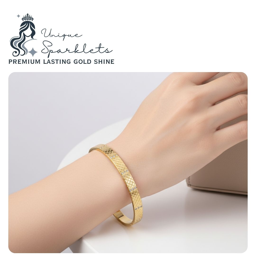 Golden Lattice Spark Bangle