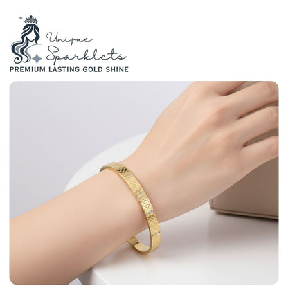 Golden Lattice Spark Bangle