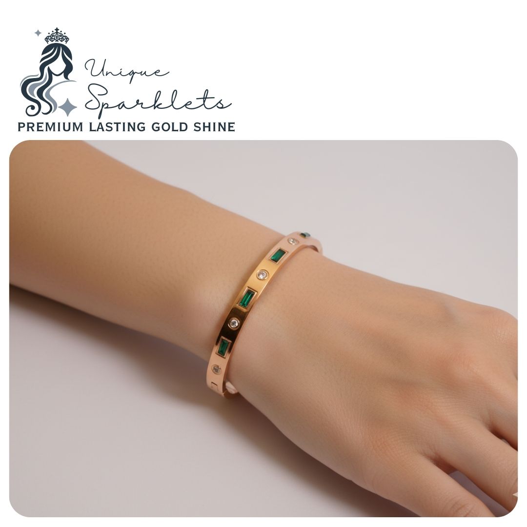 The Emerald Baguette & Round Station Bangle